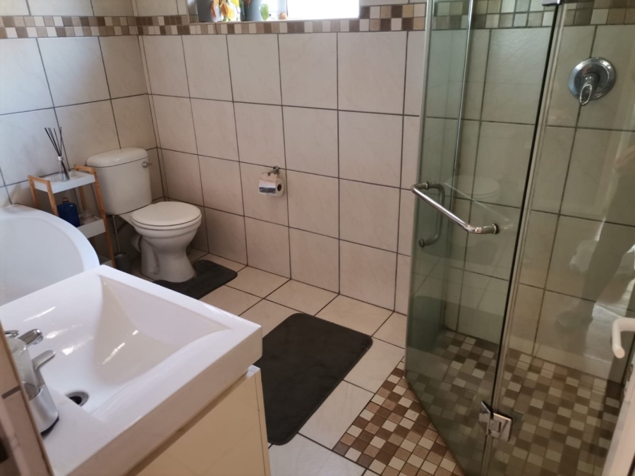 4 Bedroom Property for Sale in Thornton Western Cape